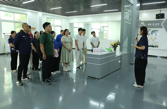 高服2025年“金榜题名?梦想启航”助学活动圆满举行